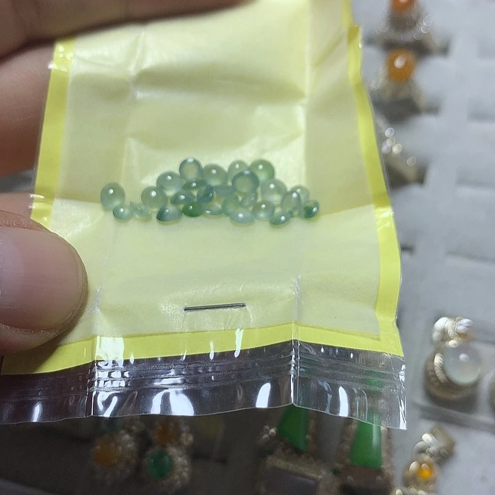 定制翡翠未镶嵌戒指