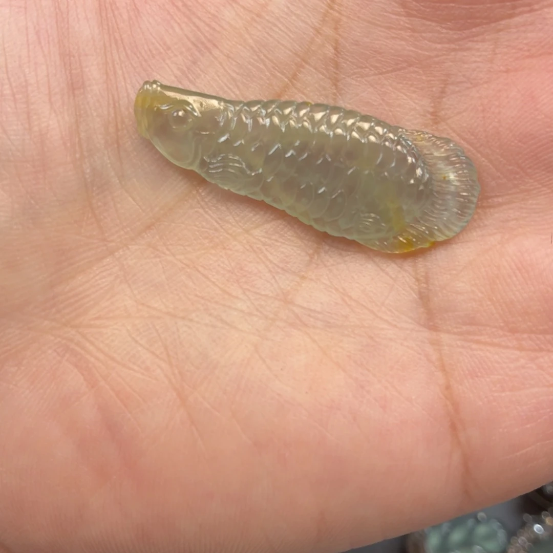 翡翠未镶嵌颈饰金龙鱼吊坠