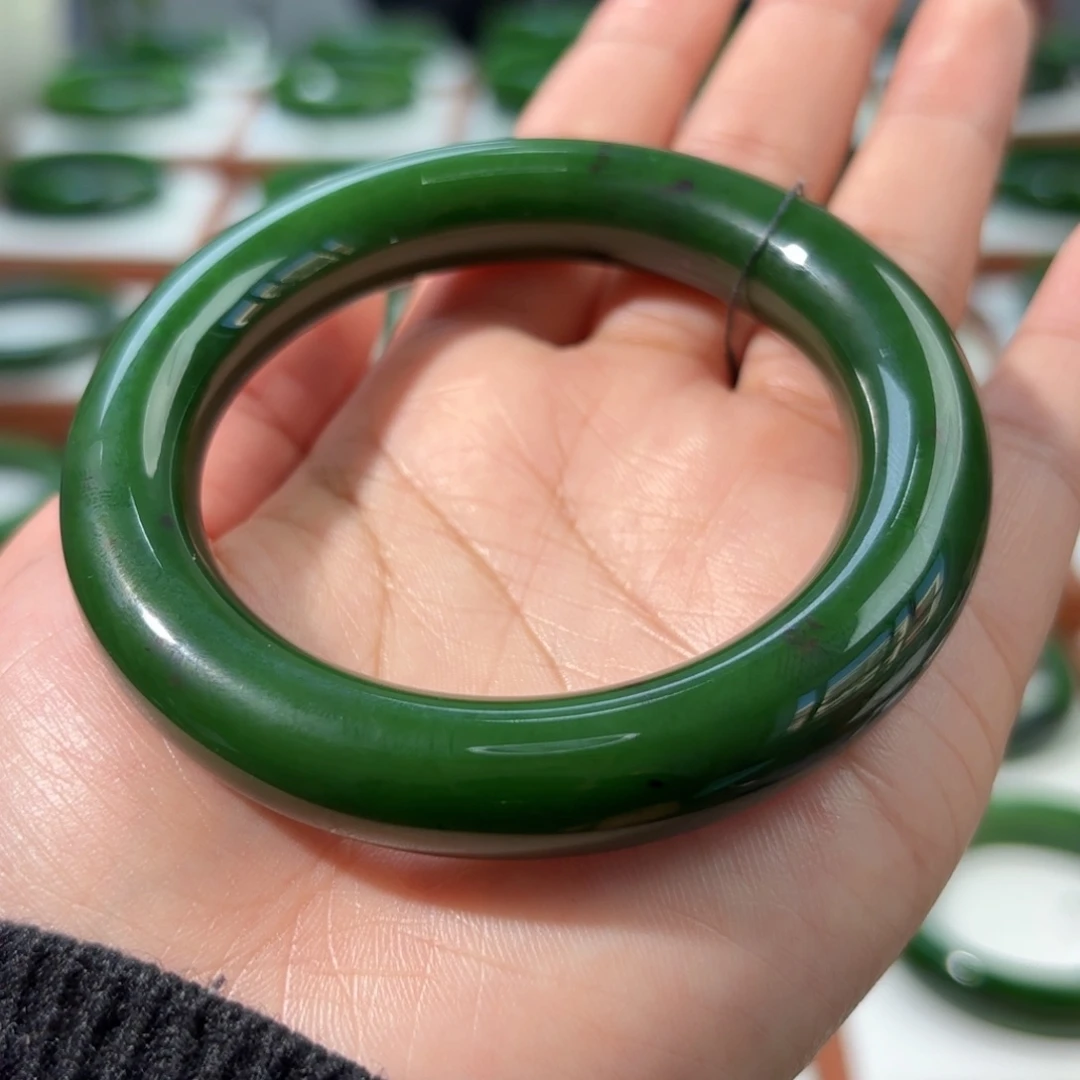 未镶嵌手镯（圆镯）和田玉5556