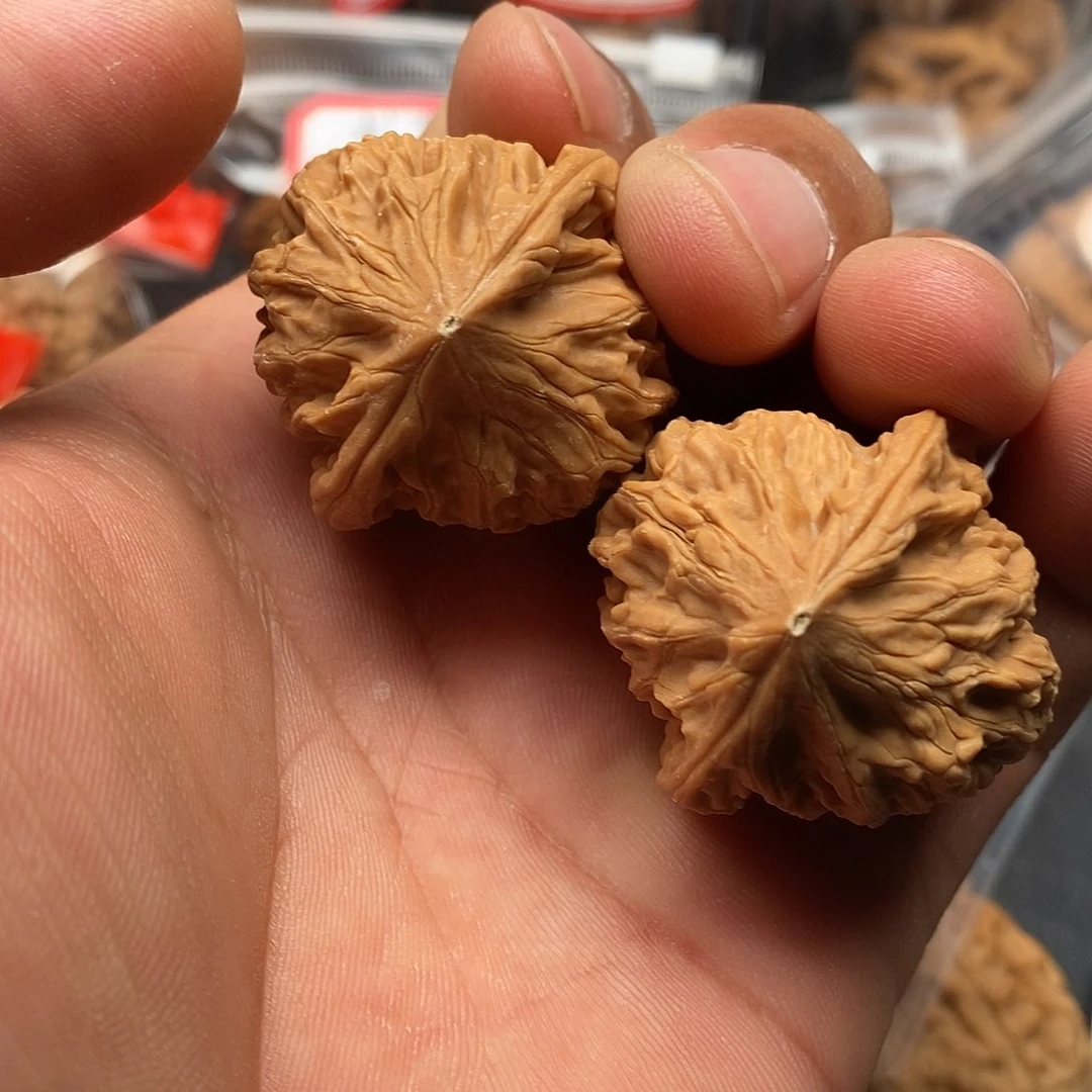 文玩核桃把件鸡心