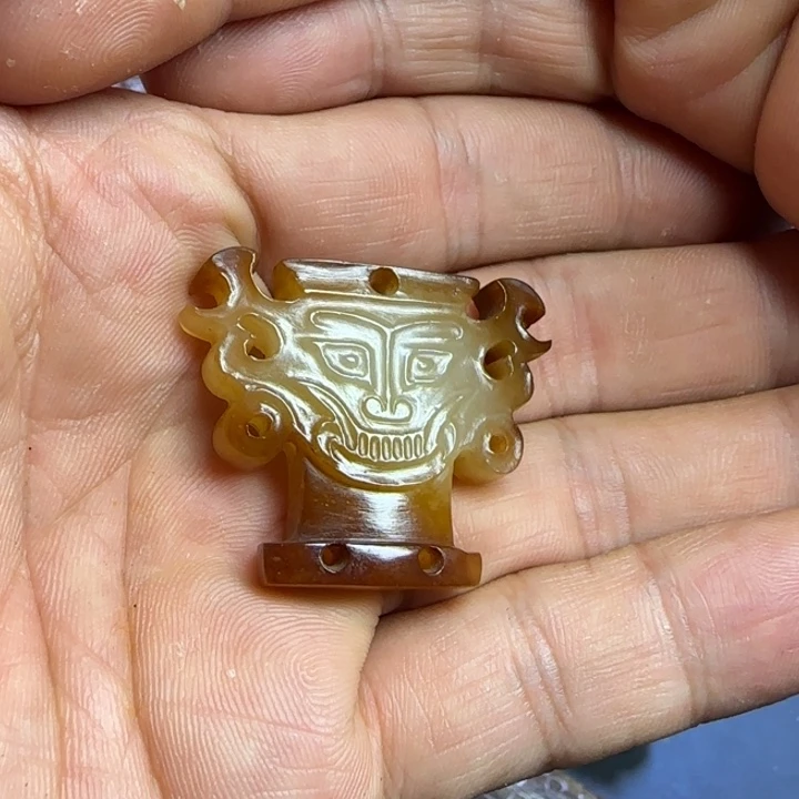 和田玉未镶嵌挂件石*融