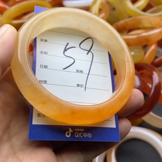 石英质玉未镶嵌手镯