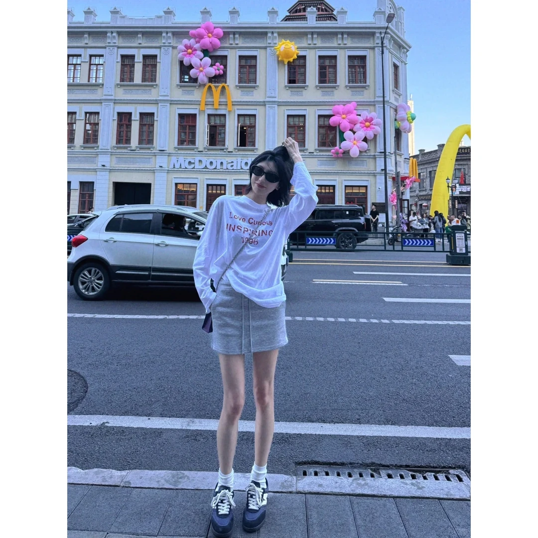 美式复古字母印花白色圆领长袖T恤女慵懒风宽松休闲上衣短裙套装
