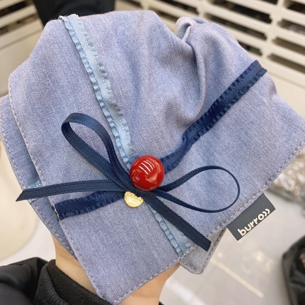 A481淡蓝色牛仔方巾