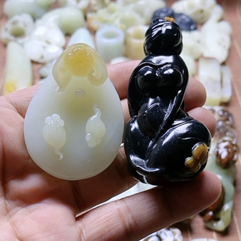 【闪购商品】未镶嵌和田玉挂件光**月