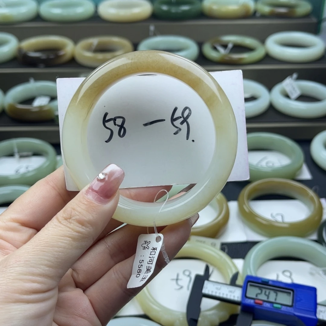 和田玉（糖玉）手镯未镶嵌