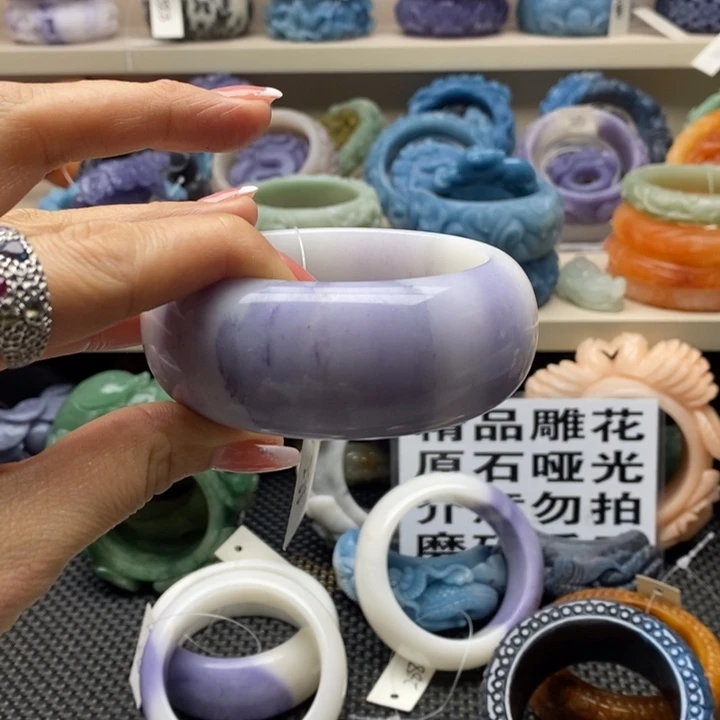 未镶嵌手镯石英岩玉