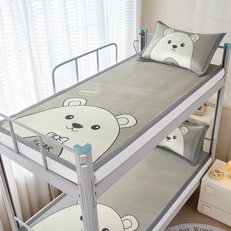 乳胶夏天学生冰丝凉席宿舍用品超凉感可机洗A类母婴级可折叠床垫。