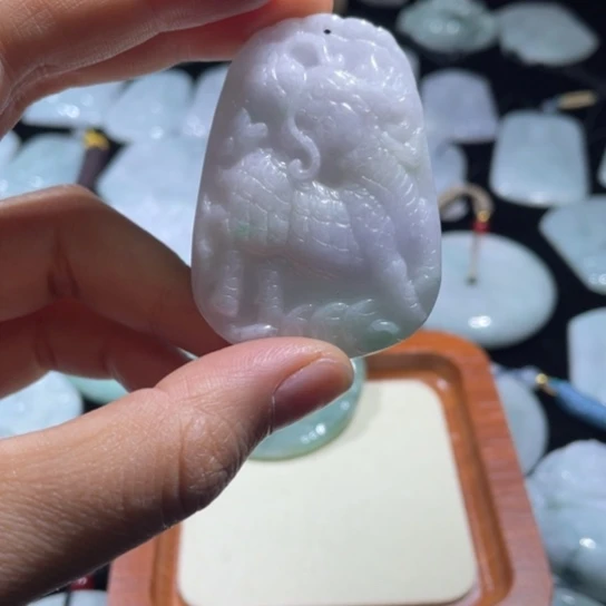 *****翡翠未镶嵌颈饰貔貅
