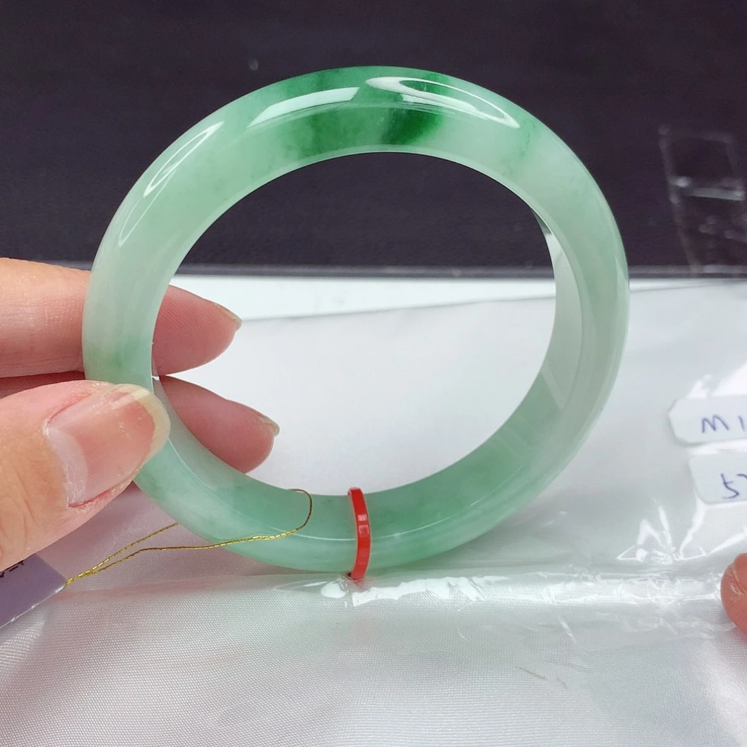 翡翠手镯未镶嵌57圈630