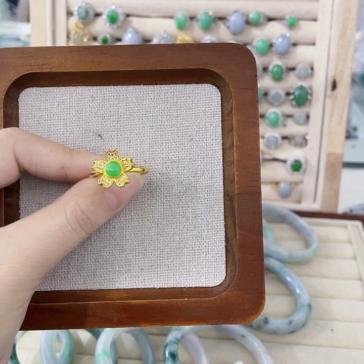 翡翠未镶嵌颈饰天然翡翠Ａ货