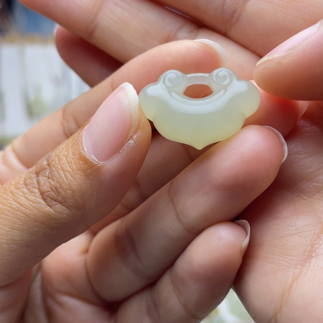 和田玉未镶嵌吊坠(不含链)