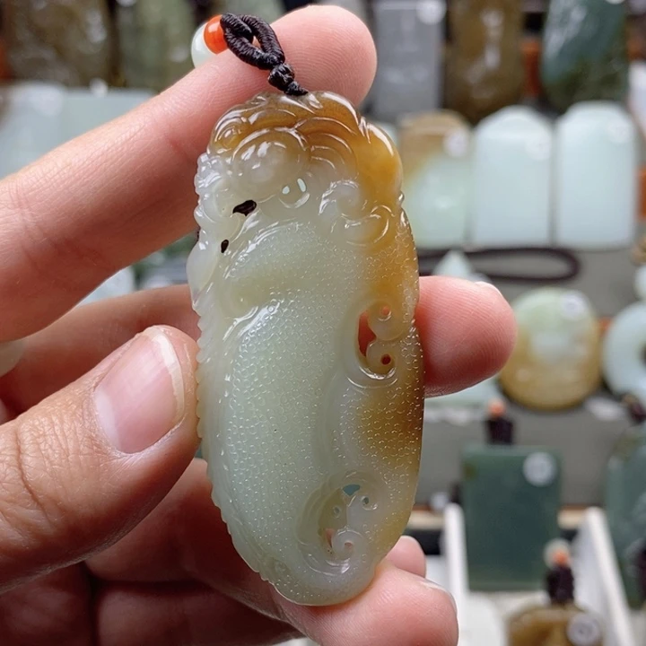 和田玉（糖玉）未镶嵌颈饰