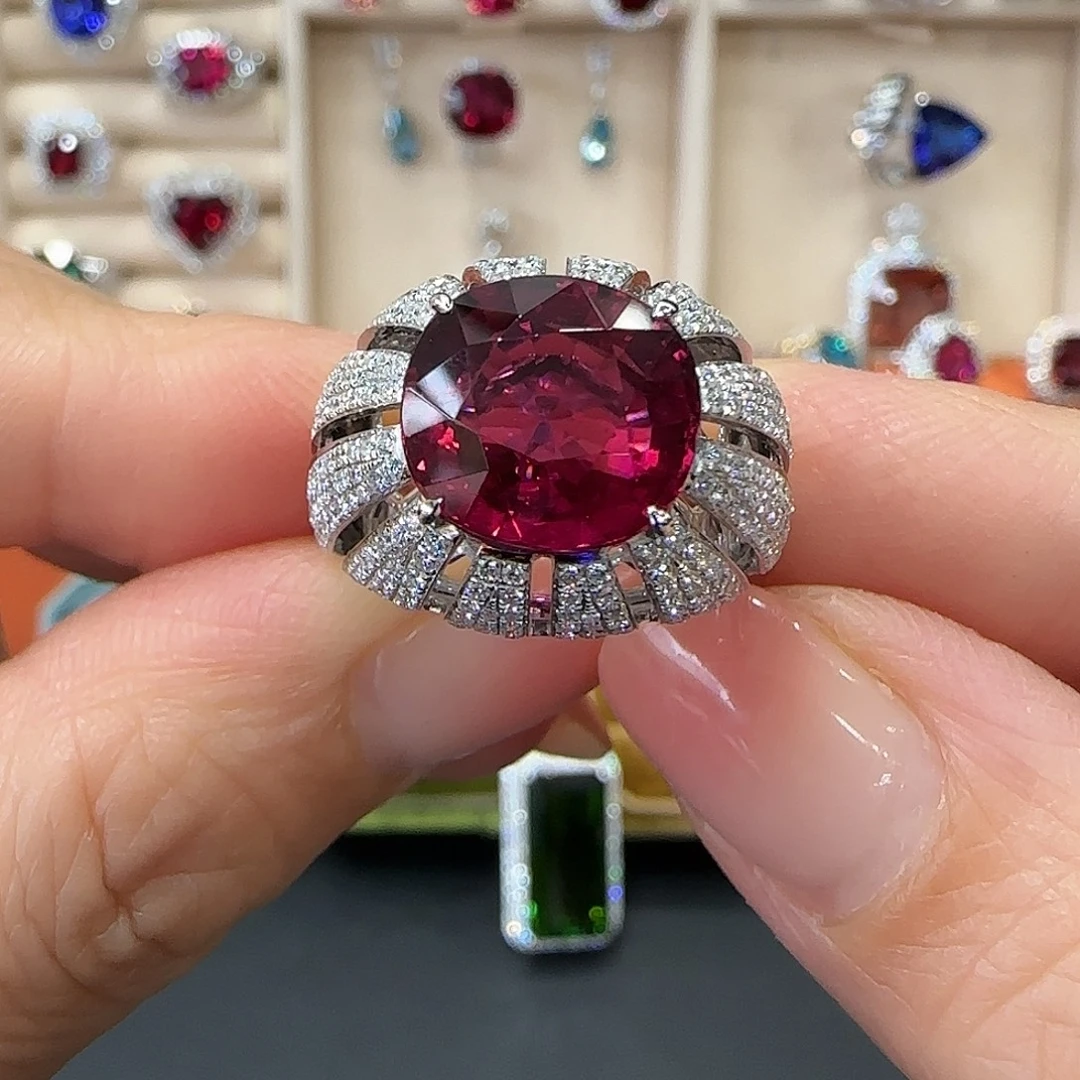18K金镶嵌碧玺戒指6.3ct