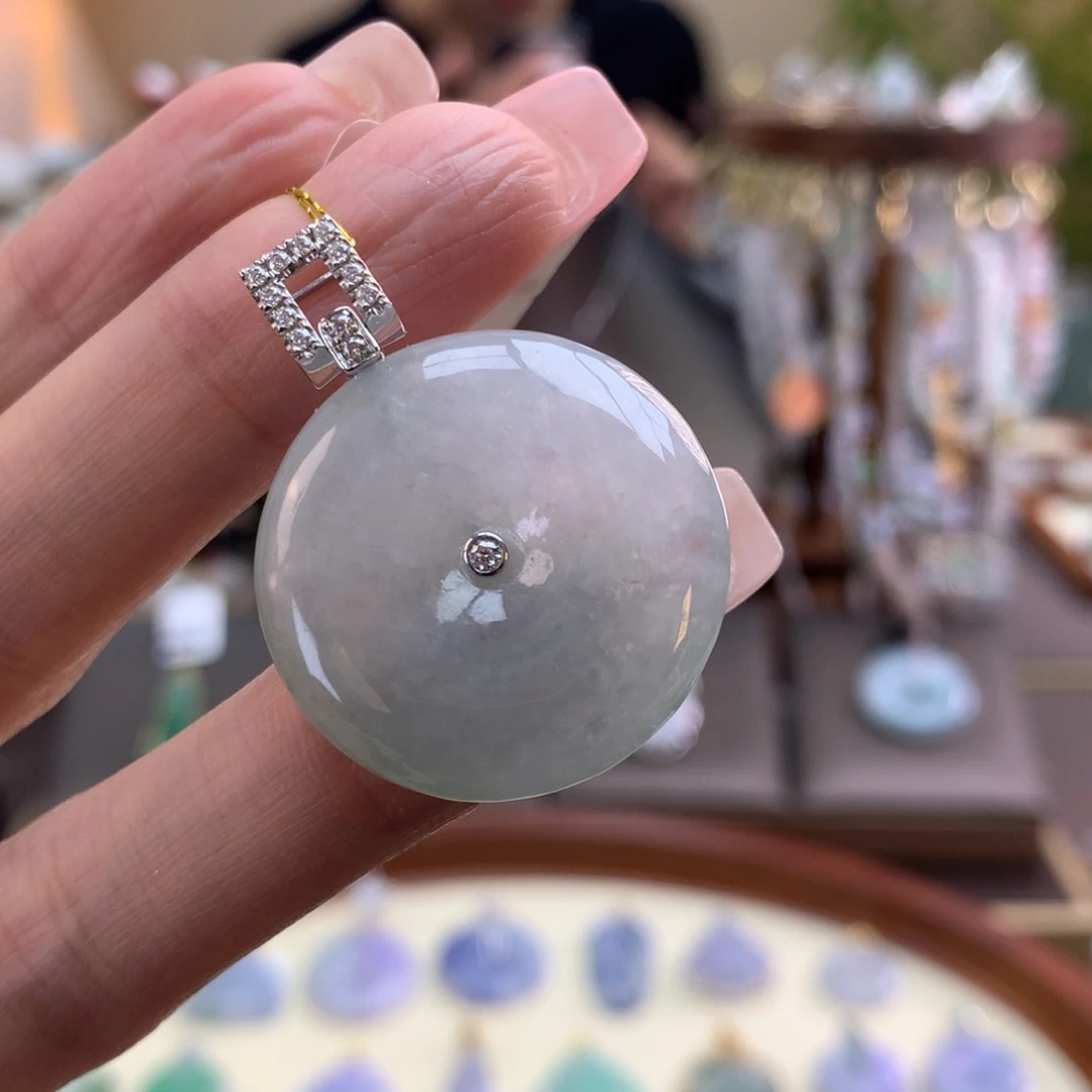 翡翠颈饰18K金镶嵌平安扣