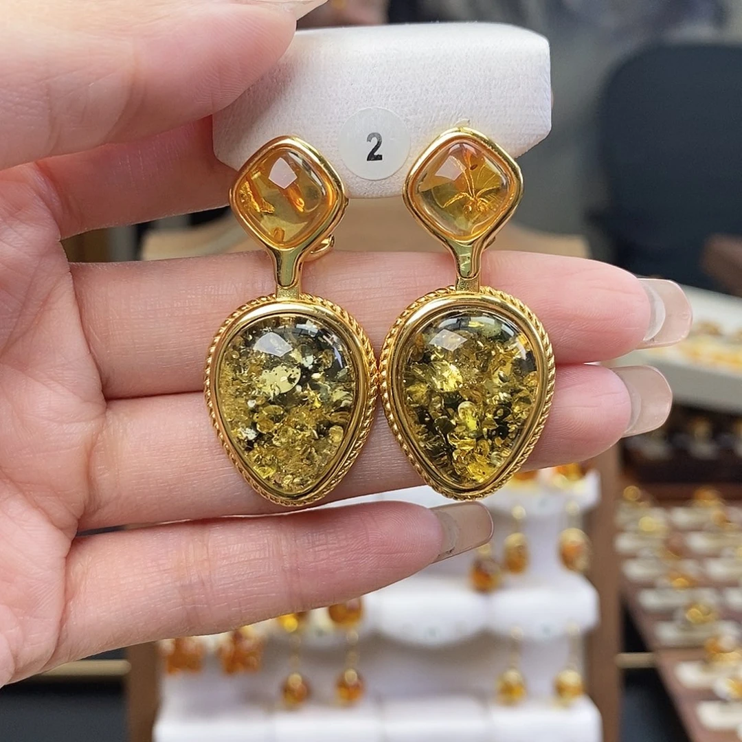 裸石琥珀未镶嵌成品