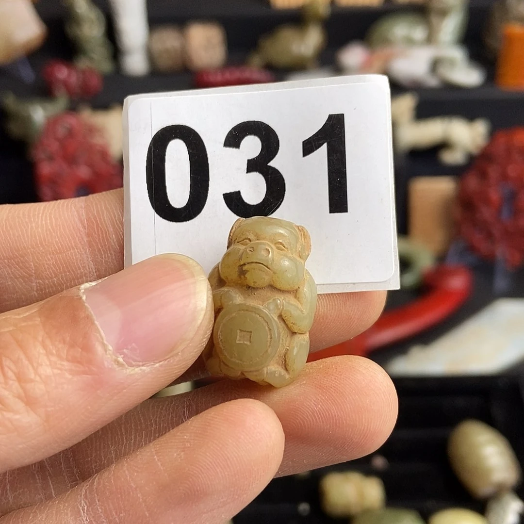 和田玉饰品未镶嵌云