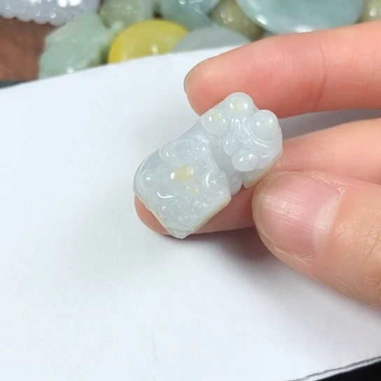 翡翠未镶嵌颈饰缅甸A货，每天下午1点半开播