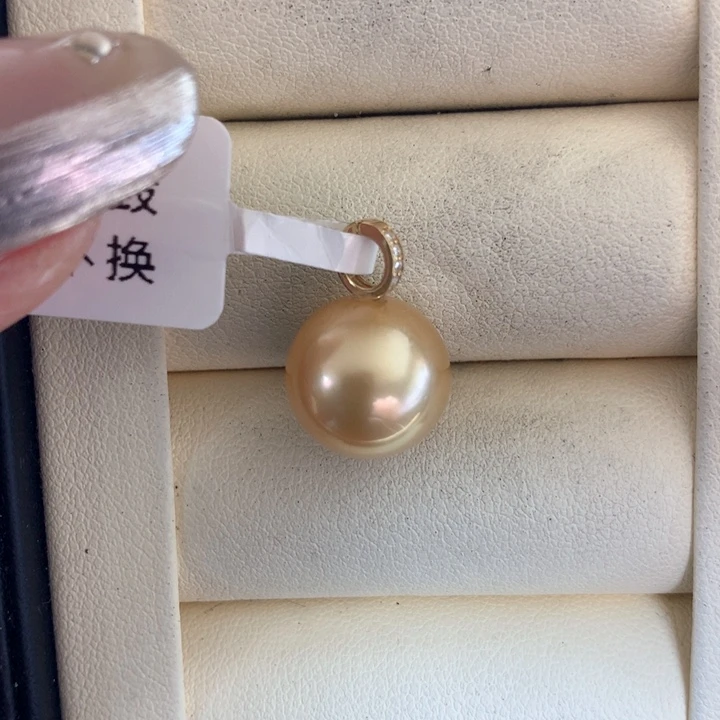 颈饰18K金镶嵌海水珍珠