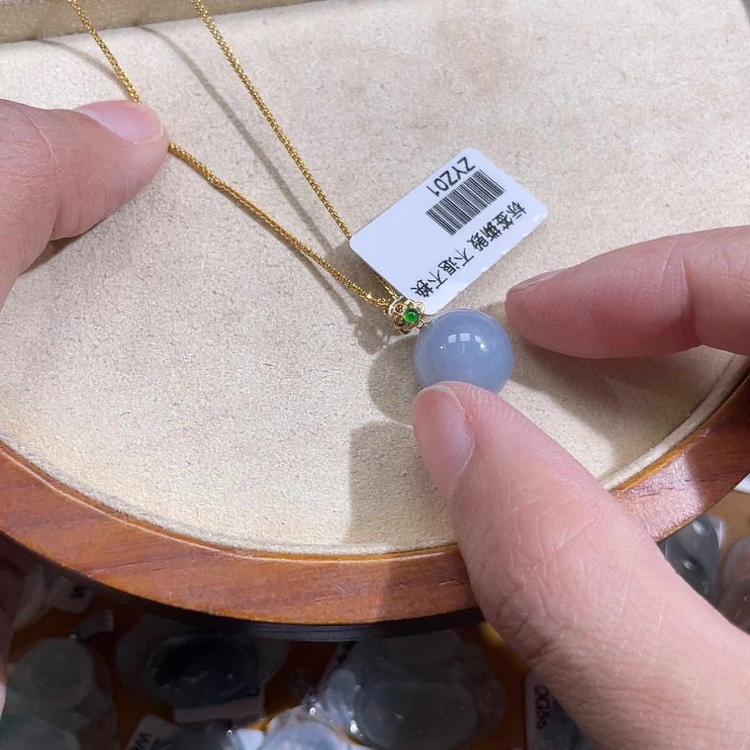 翡翠18K金镶嵌挂件紫珠