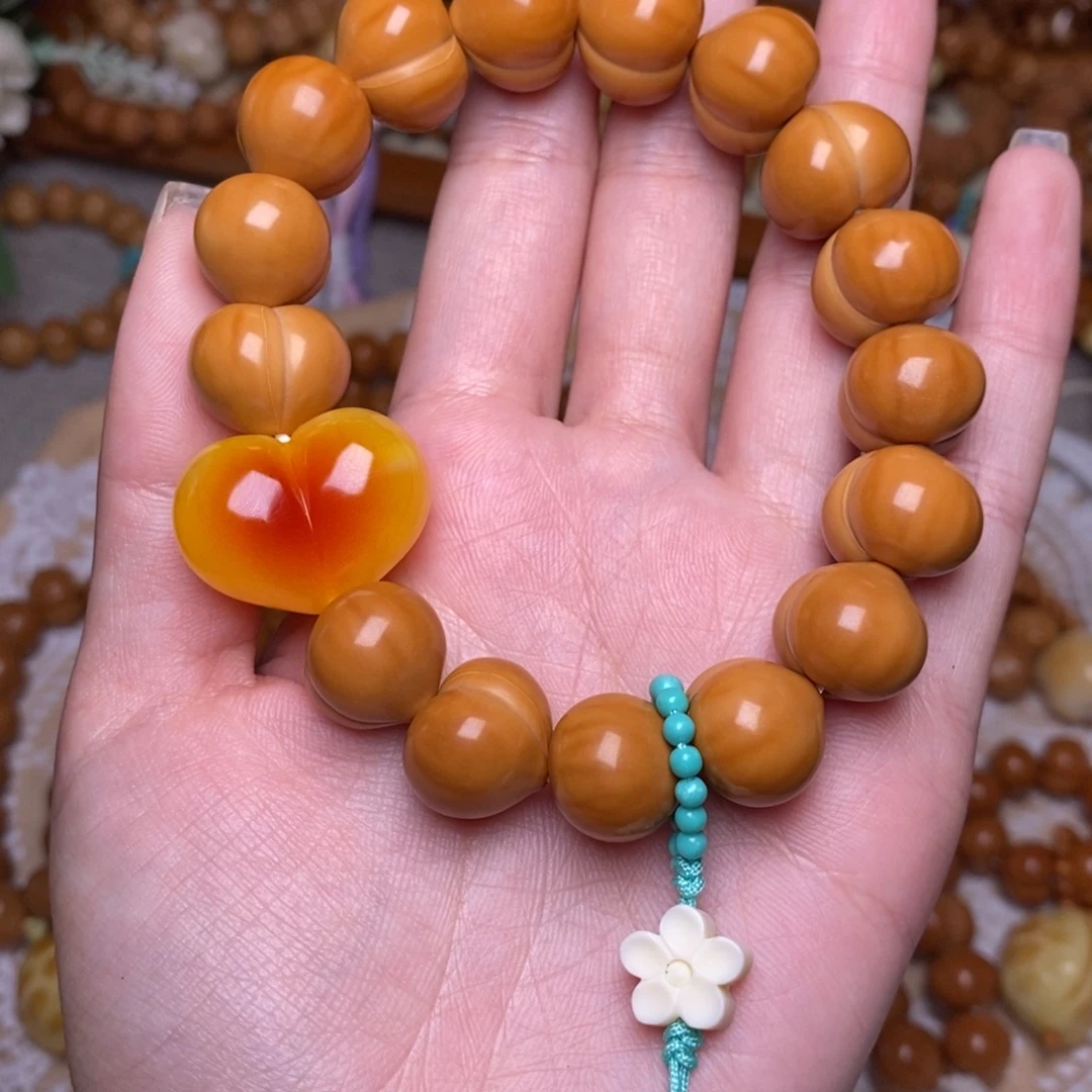 吊坠猴头核桃16玻璃底柯基手串➕爱心小花