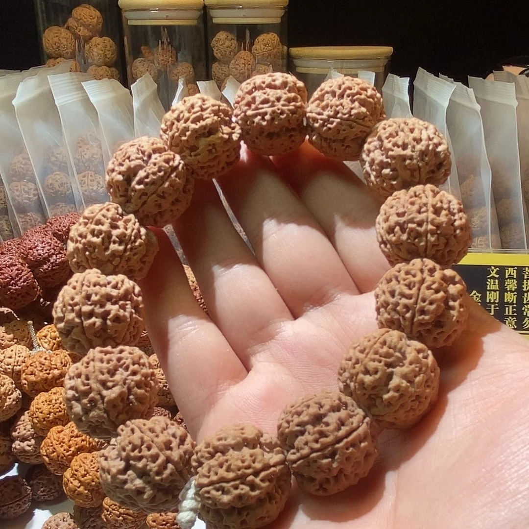 吊坠金刚菩提粱满肉深蜂王23mm