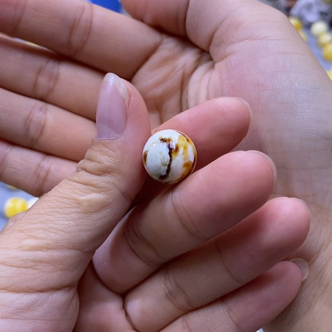 琥珀未镶嵌珠宝奇石金*