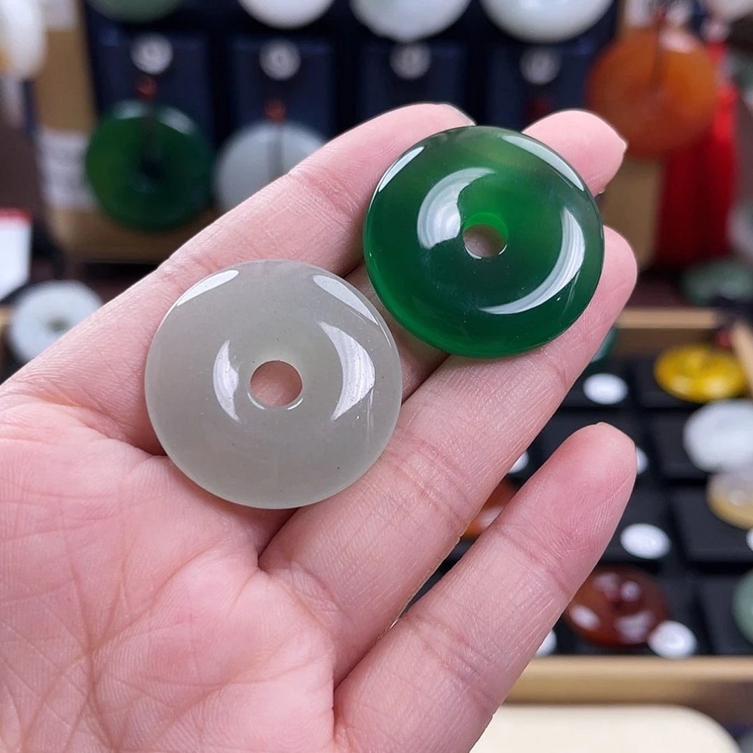 石英质玉未镶嵌吊坠(赠链)他****^