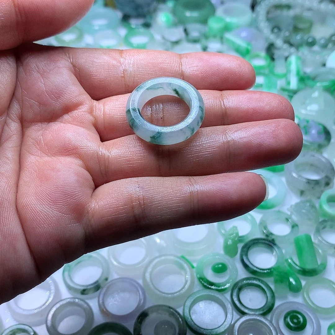 定制翡翠未镶嵌七*、