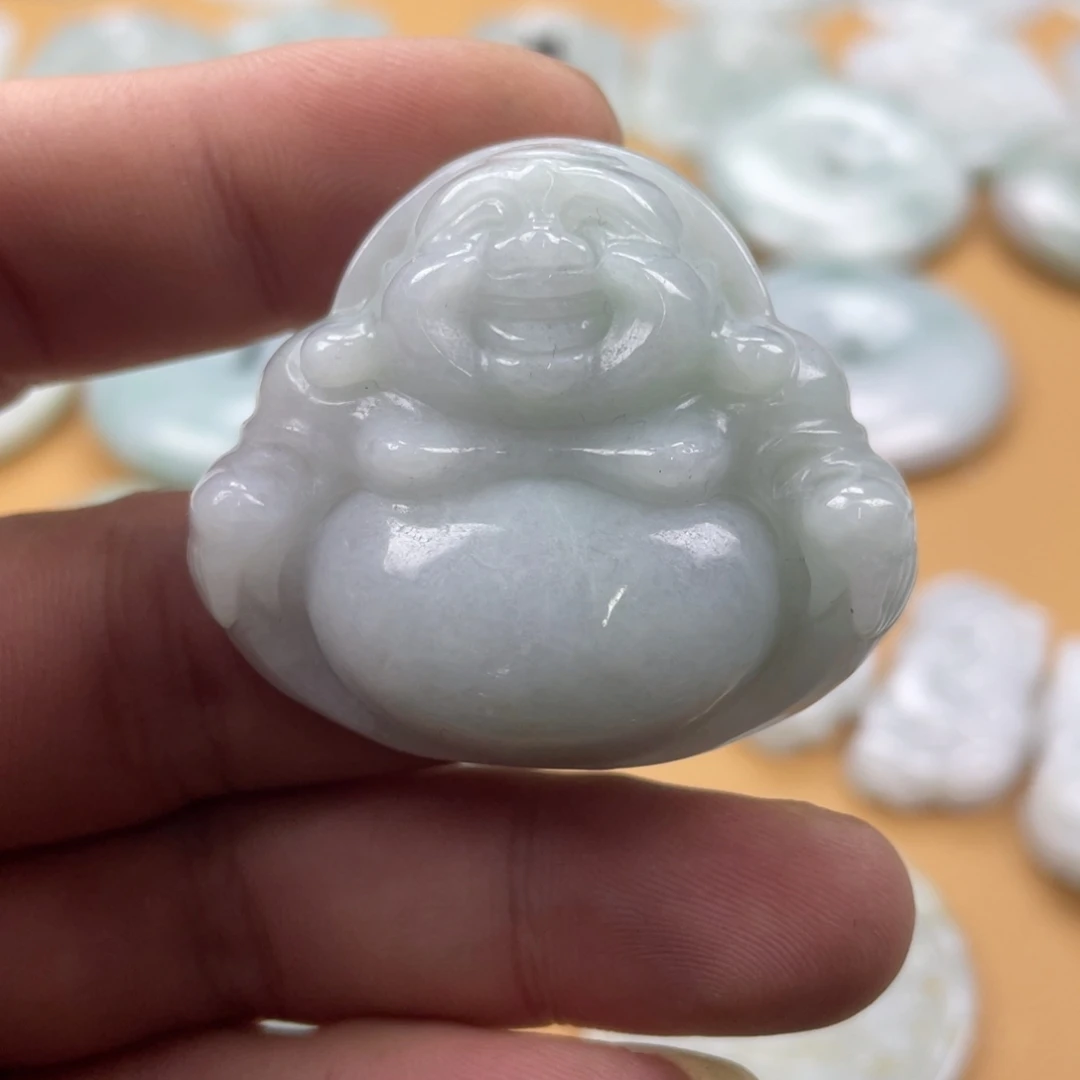 翡翠未镶嵌颈饰佛公