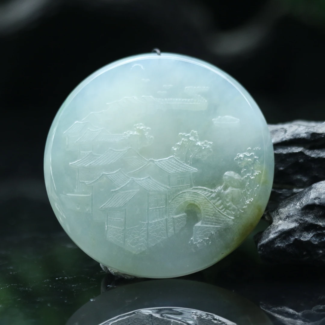 FC17天然缅甸翡翠A货冰挂件/000186/保利厦门拍卖