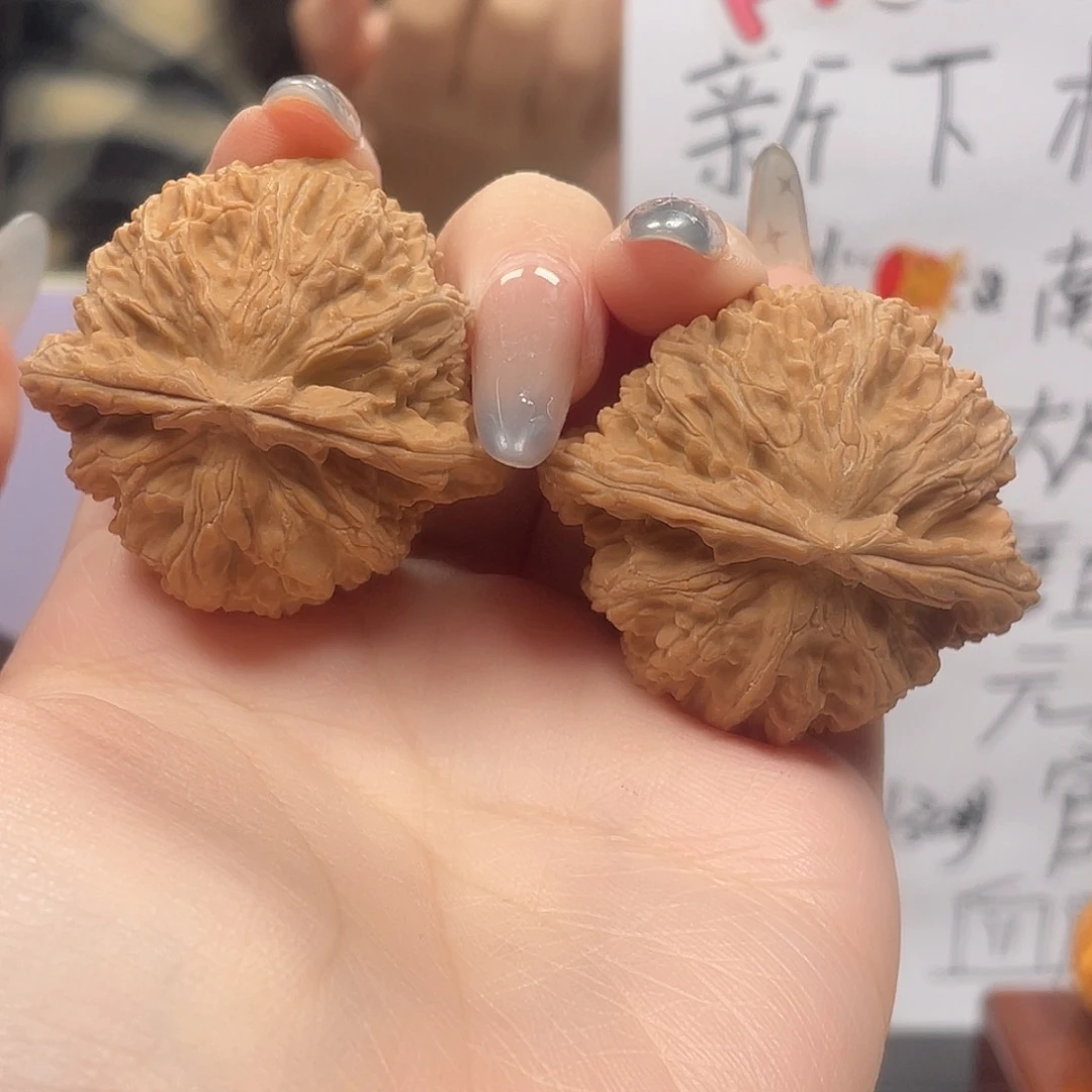 吊坠桃核43尺球白