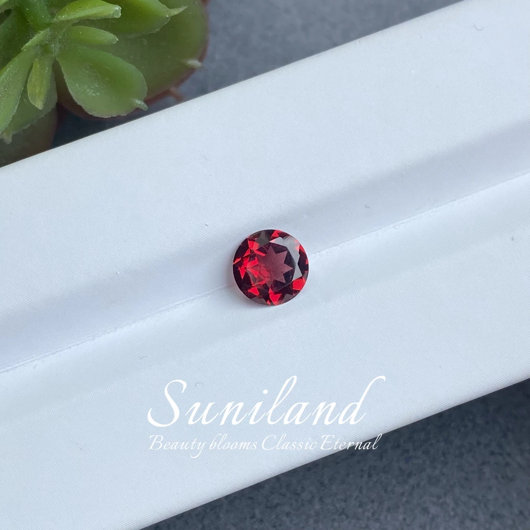 A305–1.2ct+/全净鸽血红无瑕圆形石榴石--7mm