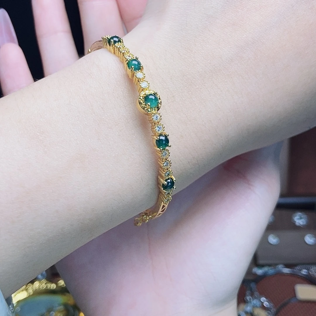 翡翠未镶嵌手镯43
