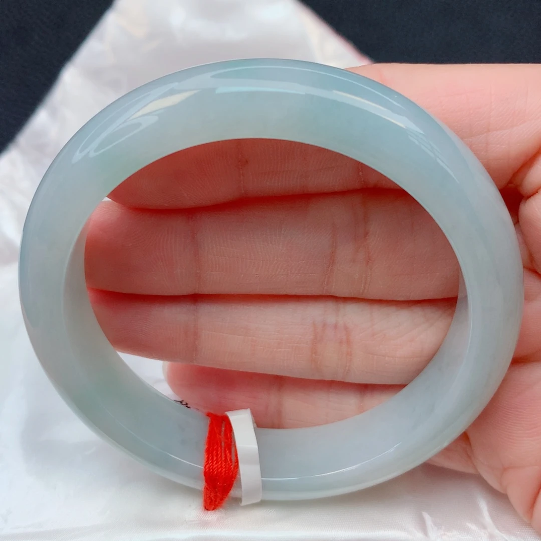 翡翠未镶嵌手镯56圈 细糯化飘蓝底完整0毛孔推荐