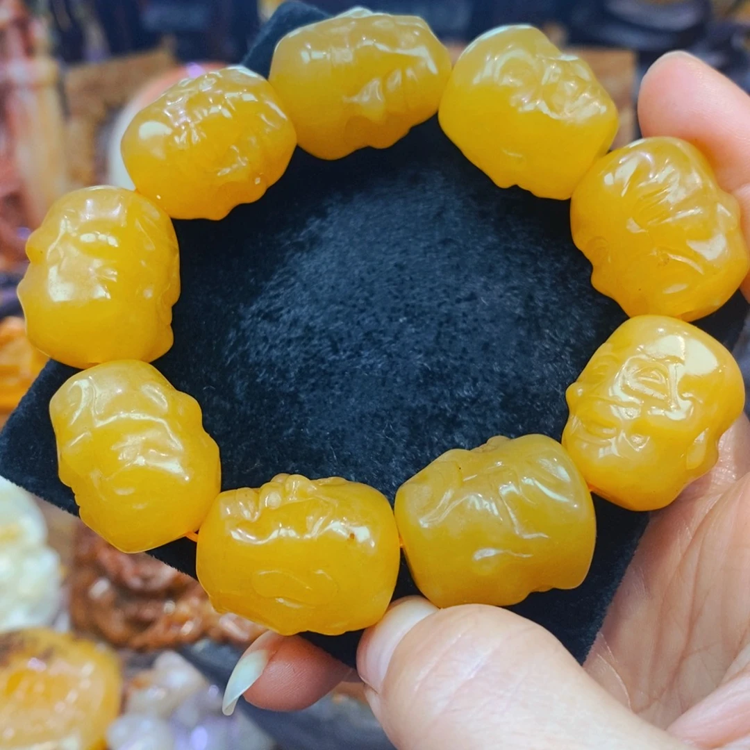 未镶嵌石英质玉（黄龙玉）颈饰