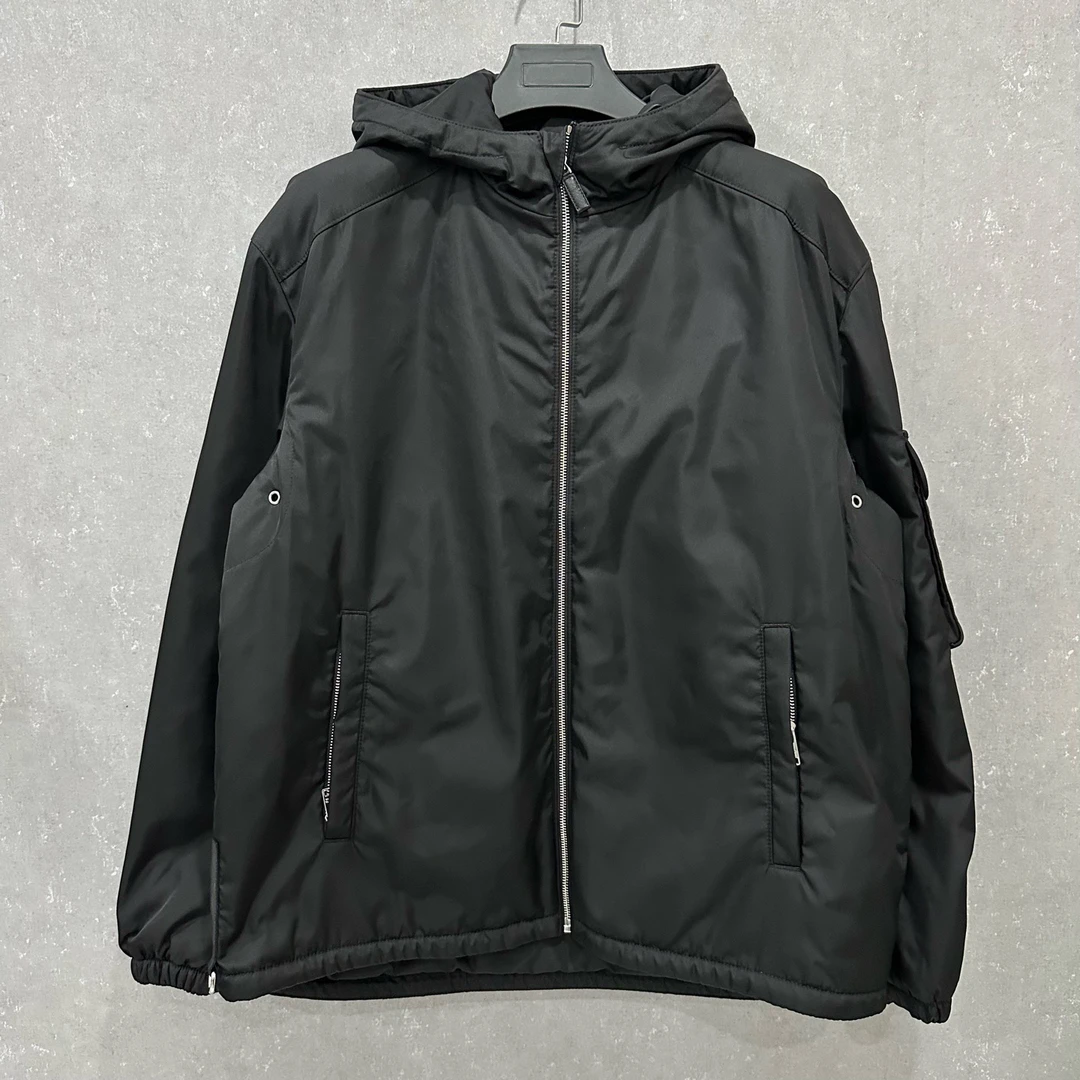 99新 Prada/普拉达 机能扣三角标羽绒夹克外套XL码/006183