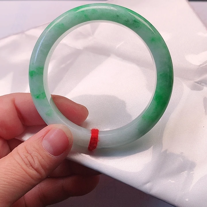 翡翠手镯未镶嵌翡翠007