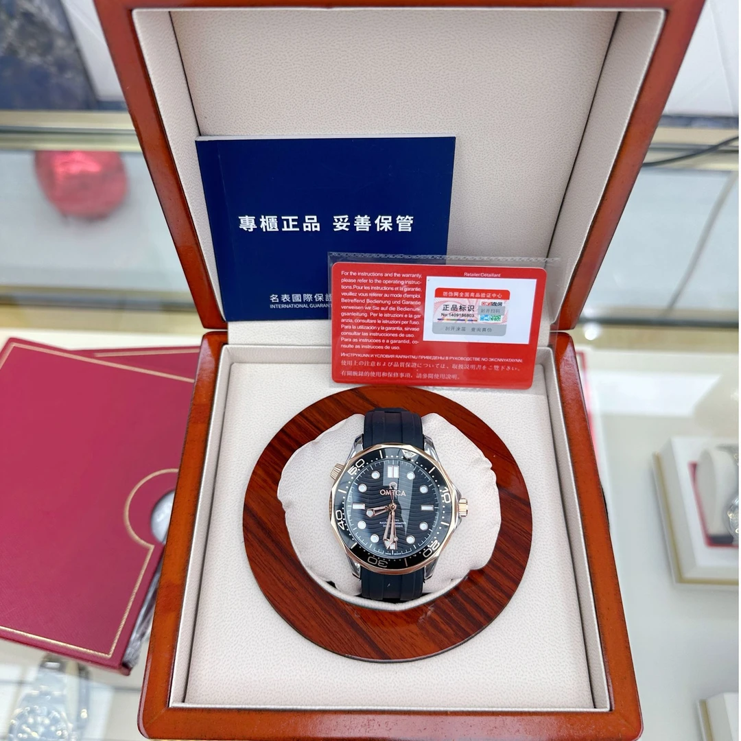 全新未使用/海马300系列/玫金黑面/OMTCA/单日历/表径42M/A04