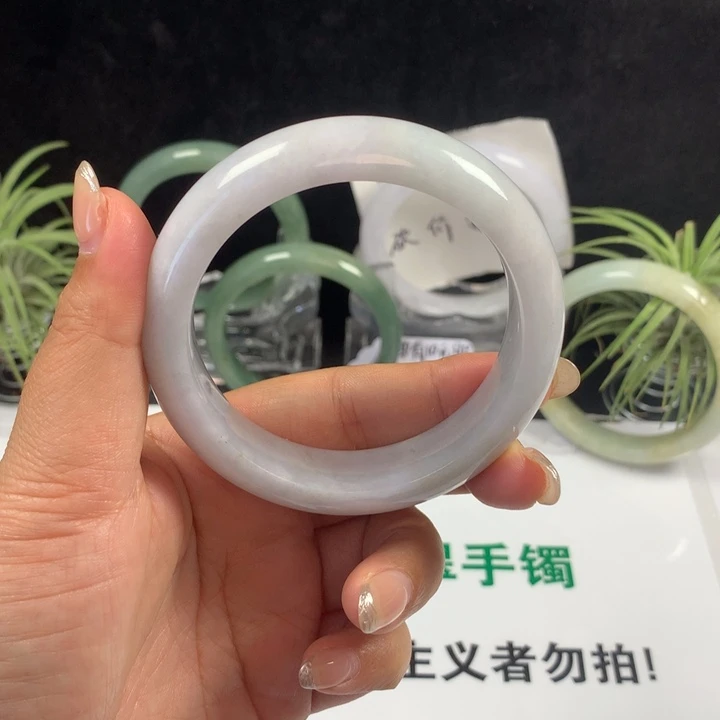 翡翠未镶嵌手镯81