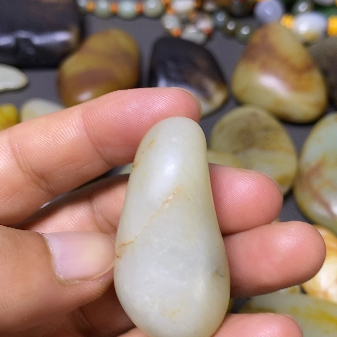 和田玉（糖玉）未镶嵌挂件