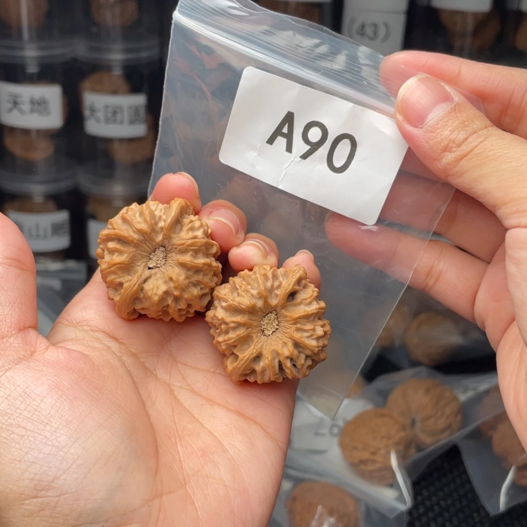 文玩核桃把件37龙门涧