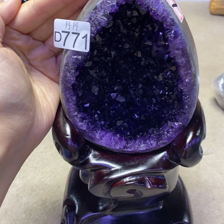 V***.未镶嵌大型摆件（非配饰）水晶