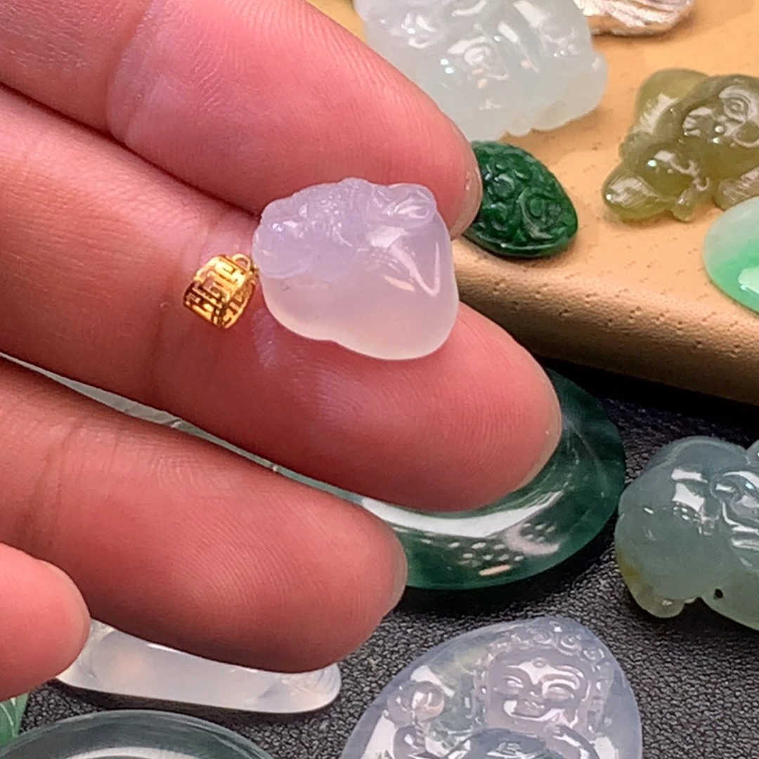 颈饰18K金镶嵌翡翠挂件