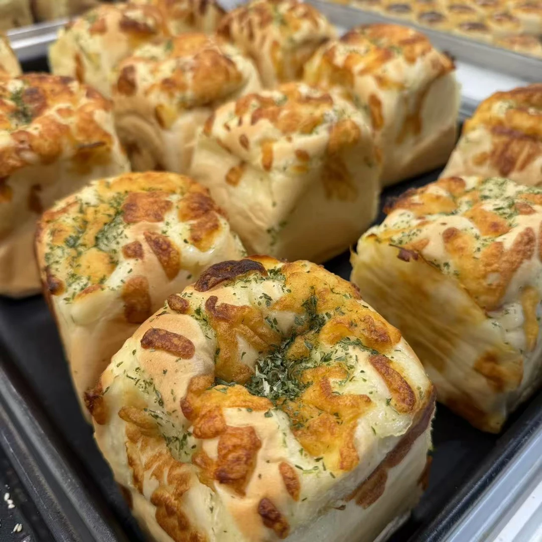 泓鑫烘焙房（只卖当天） 9.9两个芝士培根吐司