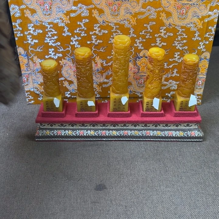 精品摆件工艺品等