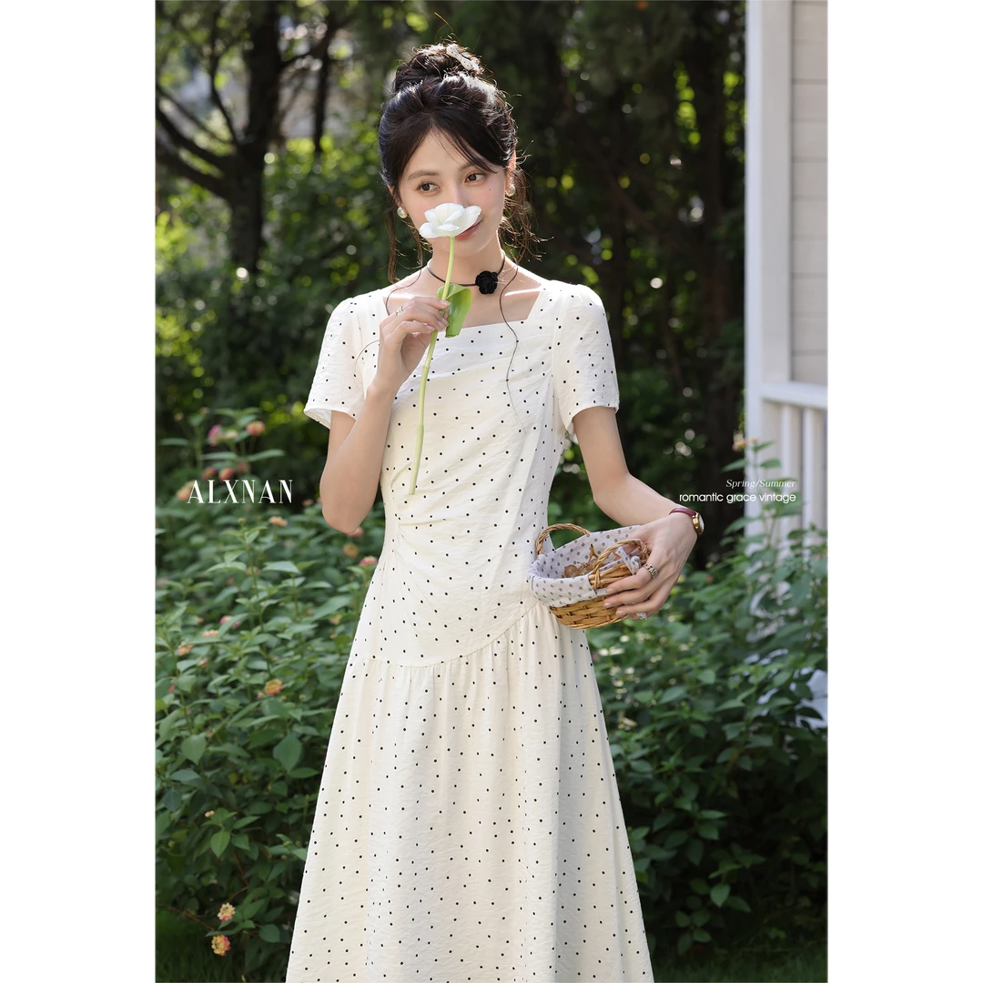 鹿向南「南法少女」优雅法式连衣裙女复古收腰波点长裙DYL661831