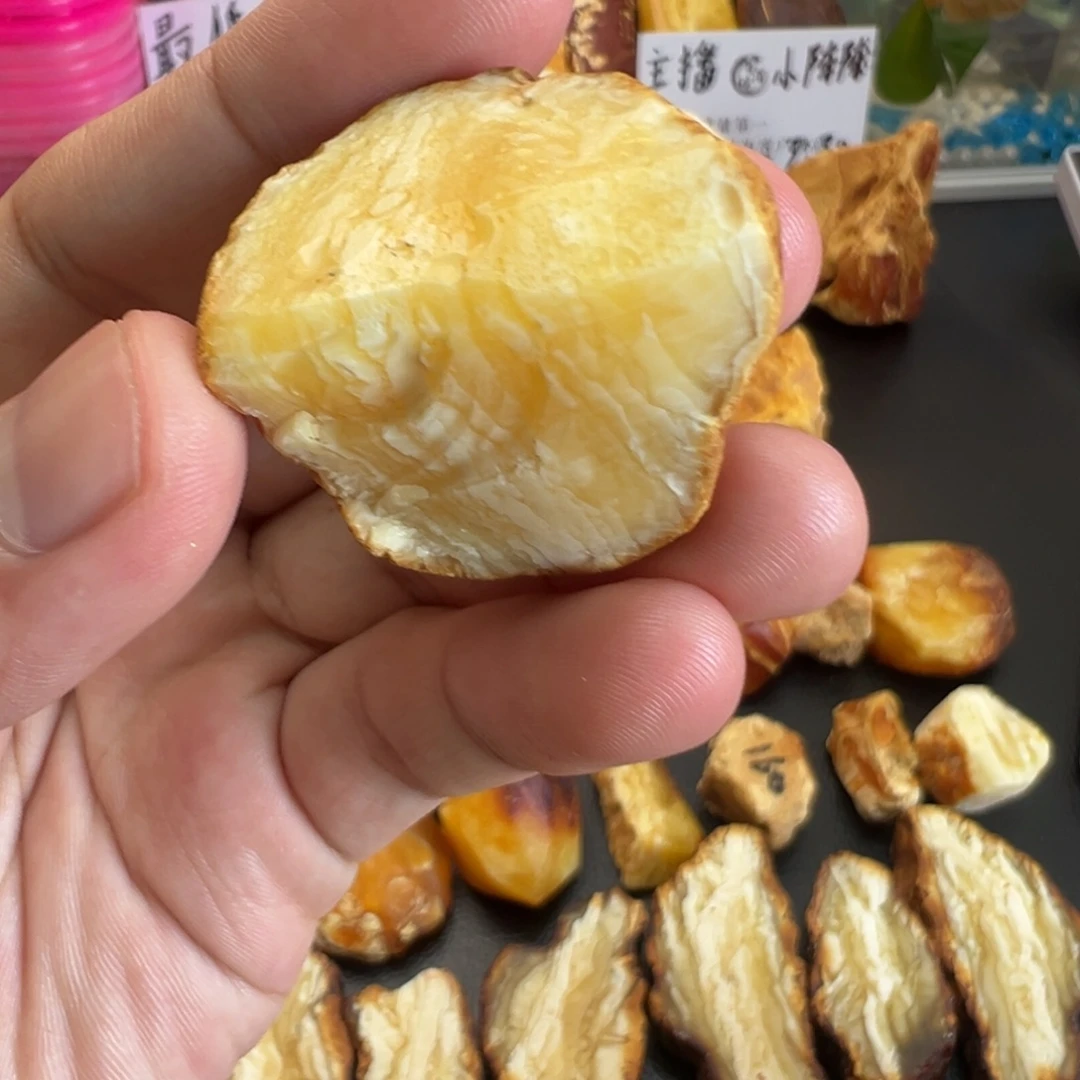 定制琥珀未镶嵌蜜蜡