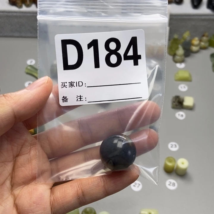 蛇纹石玉未镶嵌颈饰涛*哥