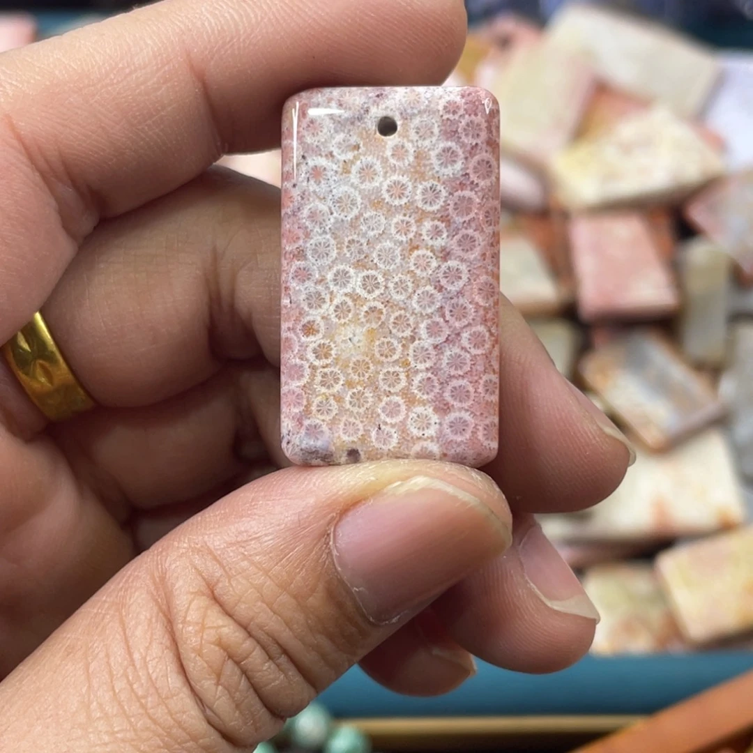 未镶嵌手镯硅化玉